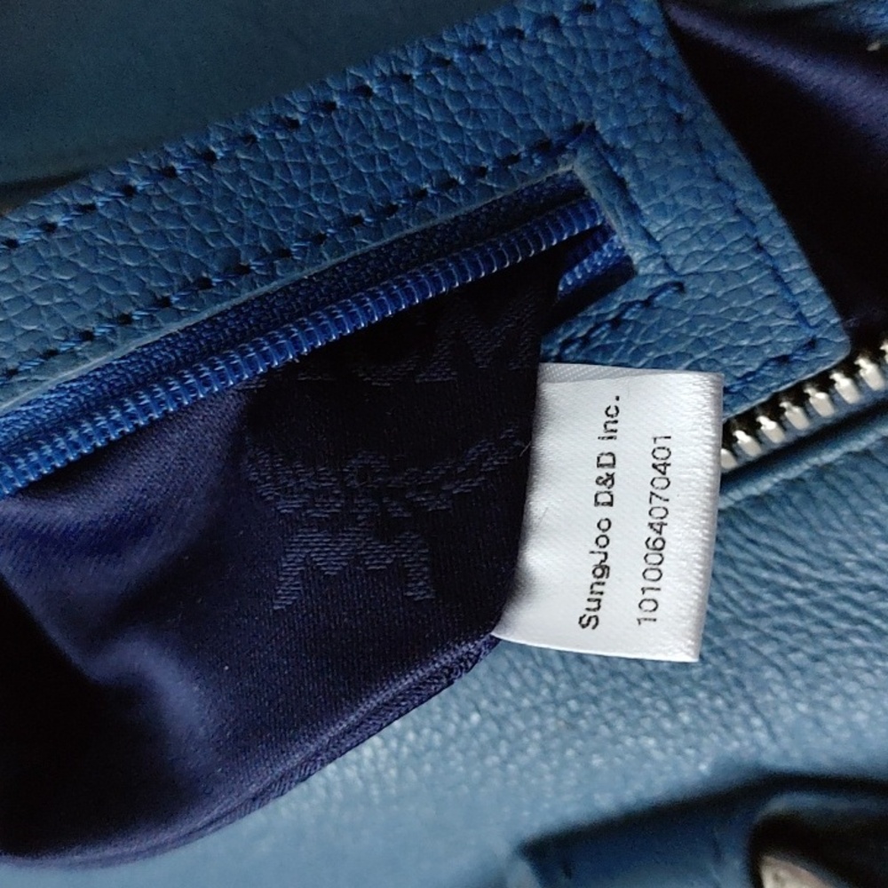 MCM papillon blue pebbled leather bag. 01709 MSRP$999 EUC - Picture 12 of 16